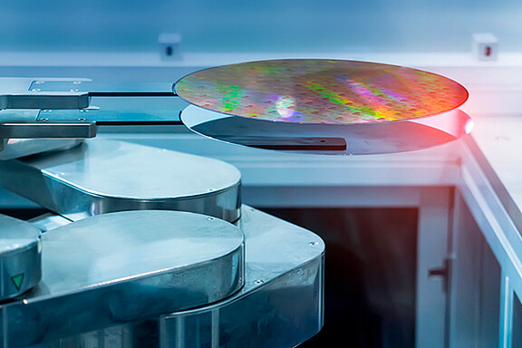 피코미터 분해능을 구현하는 정전용량변위센서